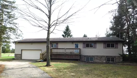 6149 Ferris Rd, Eaton Rapids, MI 48827