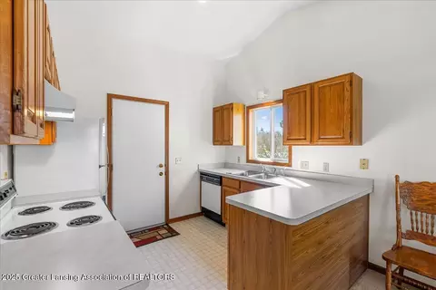 12728 Isle Royale Dr, Dewitt, MI 48820 photo 11