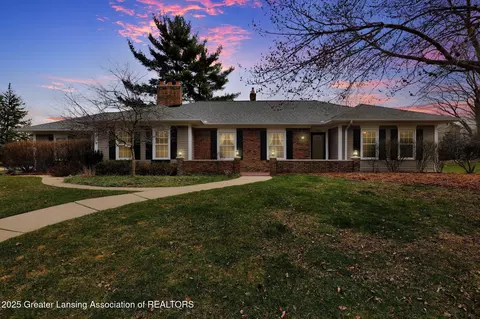 3896 Hemmingway Dr, Okemos, MI 48864