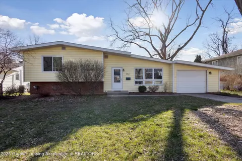 954 Delridge Rd, East Lansing, MI 48823