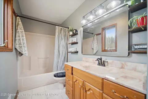 Bath - 2711 Pine Tree Rd, Holt, MI 48842 photo 1 of 3