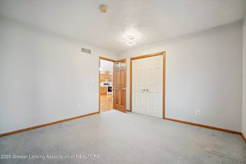 Bedroom - 2711 Pine Tree Rd, Holt, MI 48842 photo 2 of 5