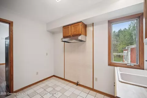 Kitchen - 2711 Pine Tree Rd, Holt, MI 48842 photo 7 of 7
