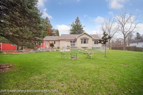 Exterior - 2711 Pine Tree Rd, Holt, MI 48842 photo 3 of 6