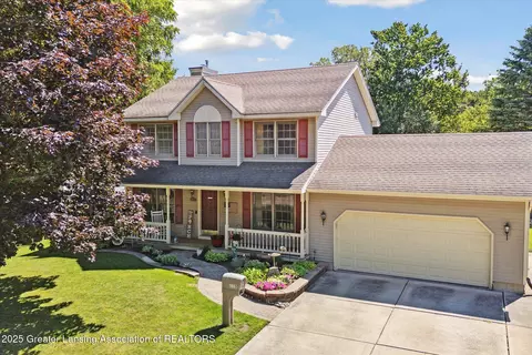 615 Henderson St, Mason, MI 48854