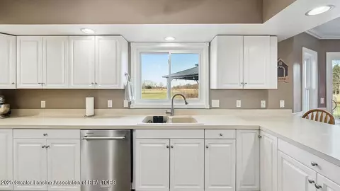 Kitchen - 5380 W Lowe Rd, Saint Johns, MI 48879 photo 3 of 3