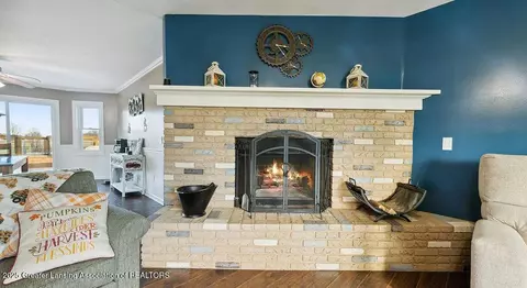 Entry Way - 5380 W Lowe Rd, Saint Johns, MI 48879 photo 2 of 3