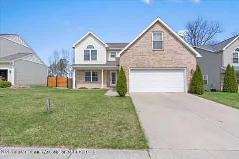 4010 Watts Ln, Lansing, MI 48911