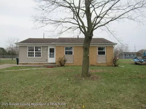 3407 Braeburn Dr, Lansing, MI 48911
