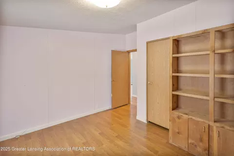 Bedroom - 6081 Park Lake Rd, Bath, MI 48808 photo 3 of 3