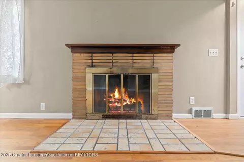 629 E Cavanaugh Rd, Lansing, MI 48910 photo 8