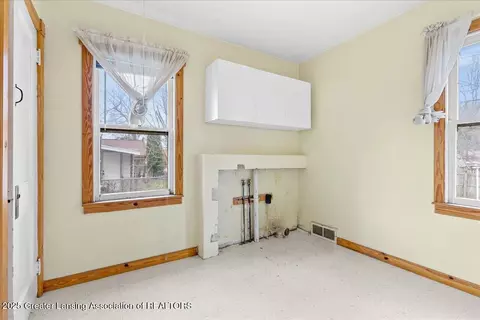 629 E Cavanaugh Rd, Lansing, MI 48910 photo 16