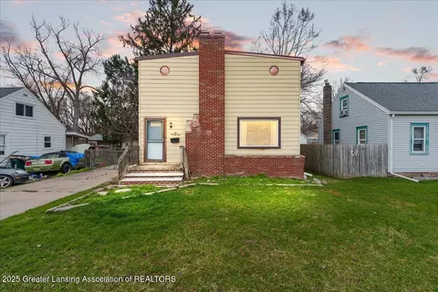 629 E Cavanaugh Rd, Lansing, MI 48910 photo 2