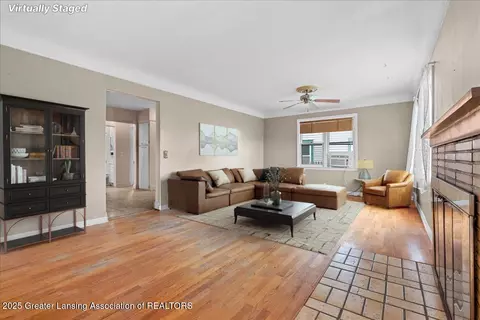 629 E Cavanaugh Rd, Lansing, MI 48910 photo 5