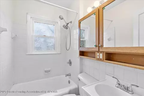 629 E Cavanaugh Rd, Lansing, MI 48910 photo 17