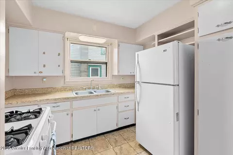 629 E Cavanaugh Rd, Lansing, MI 48910 photo 13