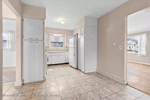 629 E Cavanaugh Rd, Lansing, MI 48910 photo 10