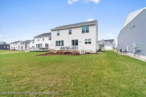Exterior - 4147 Presidents Way, Dewitt, MI 48820 photo 5 of 7