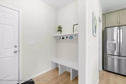 Entry Way - 4147 Presidents Way, Dewitt, MI 48820 photo 6 of 9