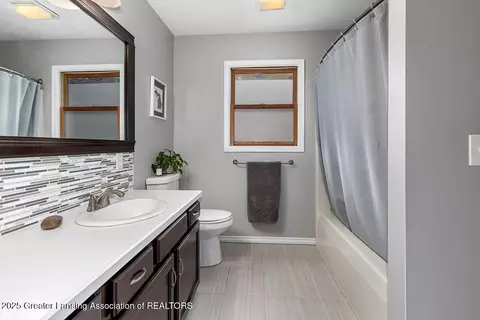 Bath - 1849 Aurelius Rd, Holt, MI 48842 photo 1 of 2