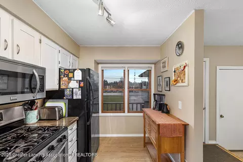 Kitchen - 1849 Aurelius Rd, Holt, MI 48842 photo 3 of 3