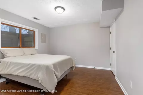 Bedroom - 1849 Aurelius Rd, Holt, MI 48842 photo 3 of 4