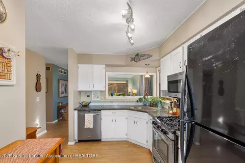 Kitchen - 1849 Aurelius Rd, Holt, MI 48842 photo 2 of 3