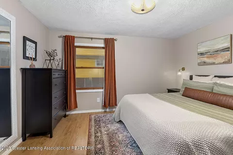 Bedroom - 1849 Aurelius Rd, Holt, MI 48842 photo 2 of 4