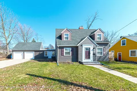 818 N Hayford Ave, Lansing, MI 48912