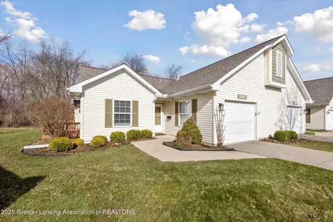 1983 Searl Ct, East Lansing, MI 48823