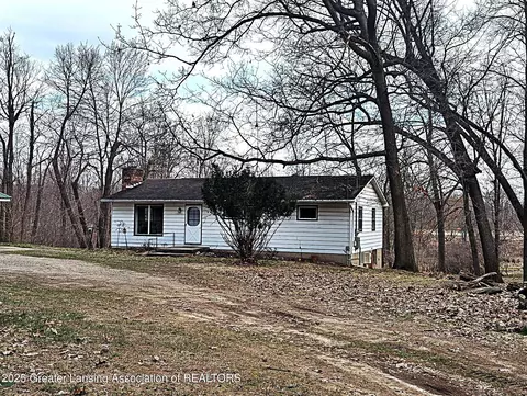 9537 Beard Rd, Laingsburg, MI 48848