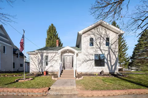118 N Main St, Leslie, MI 49251