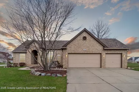 5038 Prestonwood Ln, Flushing, MI 48433
