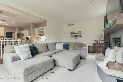 Living - 5607 White Ash Ln, Haslett, MI 48840 photo 2 of 4