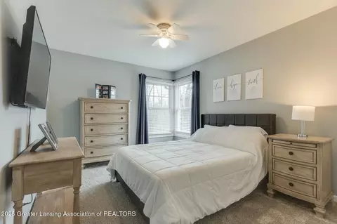 Bedroom - 5607 White Ash Ln, Haslett, MI 48840 photo 10 of 12