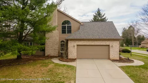 Exterior - 5607 White Ash Ln, Haslett, MI 48840 photo 10 of 11