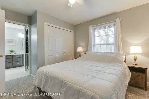 Bedroom - 5607 White Ash Ln, Haslett, MI 48840 photo 8 of 12
