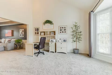Entry Way - 5607 White Ash Ln, Haslett, MI 48840 photo 4 of 6