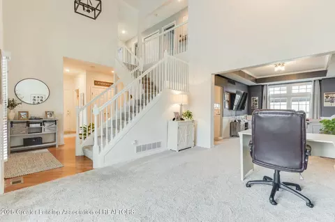Entry Way - 5607 White Ash Ln, Haslett, MI 48840 photo 5 of 6