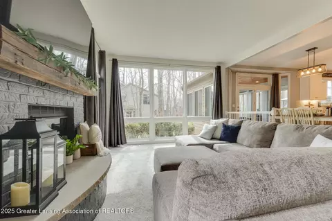 Living - 5607 White Ash Ln, Haslett, MI 48840 photo 3 of 4