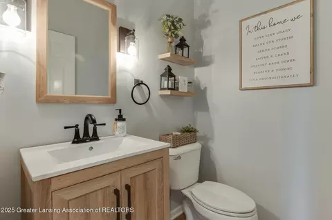 Bath - 5607 White Ash Ln, Haslett, MI 48840 photo 1 of 5