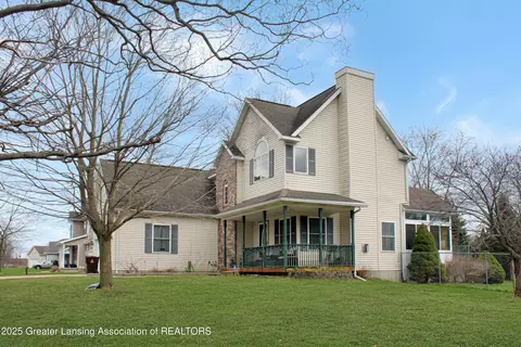 Exterior - 10048 Roblyn Cir, Dimondale, MI 48821 photo 5 of 5