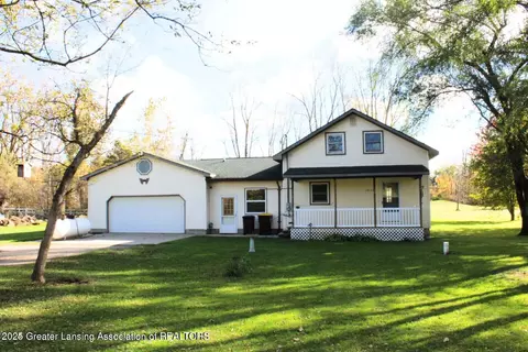 10122 Royston Rd, Grand Ledge, MI 48837