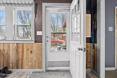 Entry Way - 19331 Partello Rd, Marshall, MI 49068 photo 1 of 7