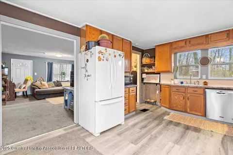Entry Way - 19331 Partello Rd, Marshall, MI 49068 photo 2 of 7