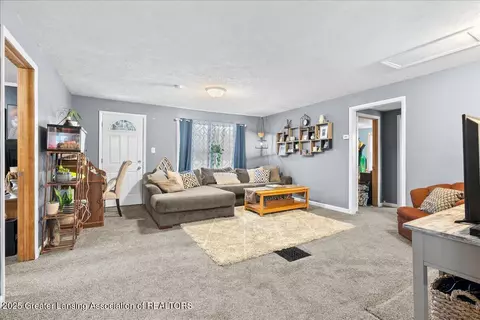 Entry Way - 19331 Partello Rd, Marshall, MI 49068 photo 5 of 7