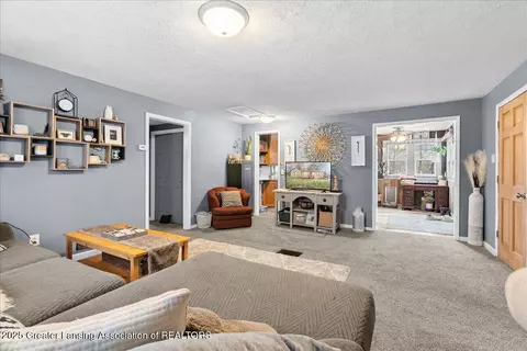 Entry Way - 19331 Partello Rd, Marshall, MI 49068 photo 6 of 7