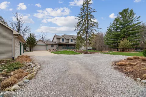 2865 Hagadorn Rd, Mason, MI 48854