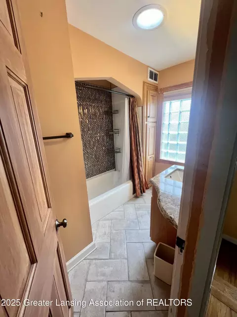 2107 Radcliffe Ave, Flint, MI 48503 photo 21