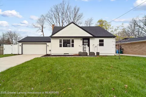2713 Earl Ln, Lansing, MI 48906